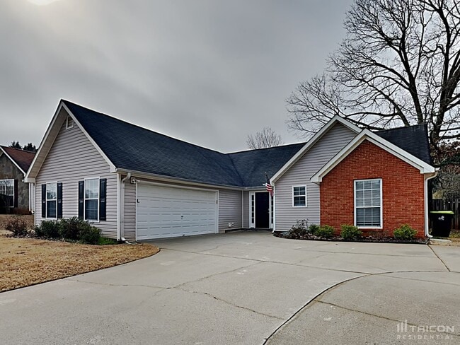 property at 325 Plantation Blvd