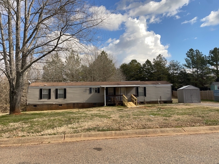 309 Beaver Pond Dr in Piedmont, SC - Building Photo