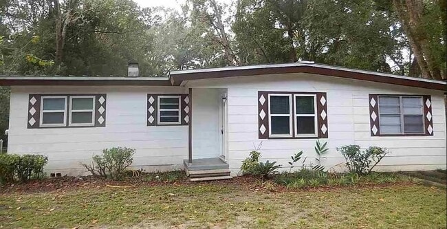 property at 1641 Mayhew St