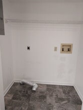 321 Bailey Rd in Kingston, TN - Foto de edificio - Building Photo