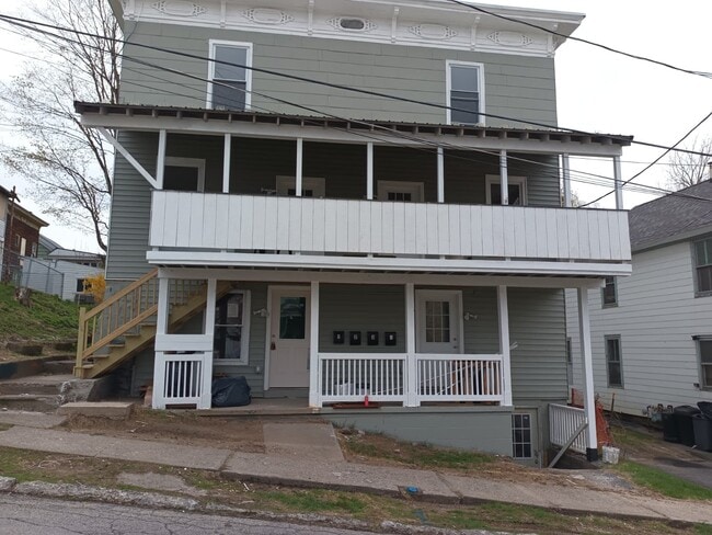 3 Pierce St, Unit Apt 1, Unit Apt 1