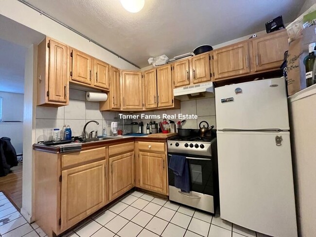 108 Perkins St, Unit 4F in Boston, MA - Foto de edificio - Building Photo