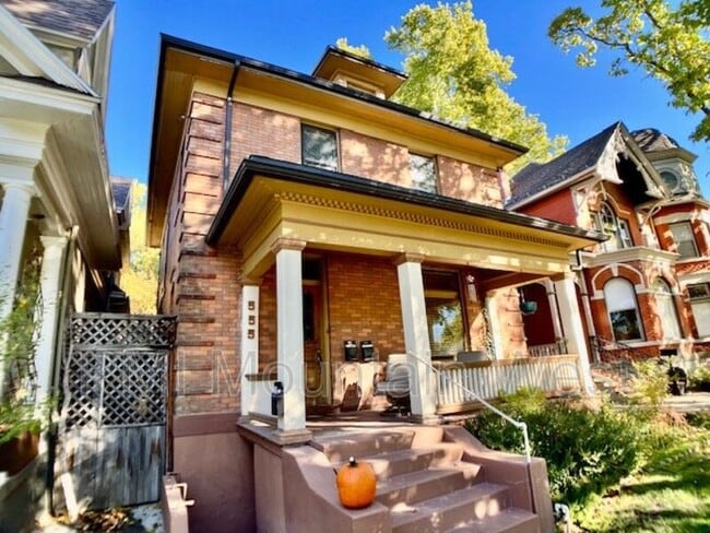 property at 555 E 3rd Ave