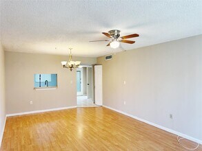 1820 N Lauderdale Ave, Unit 3201 in North Lauderdale, FL - Foto de edificio - Building Photo