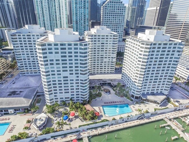 property at 999 Brickell Bay Dr