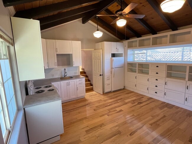 102 Ash Way, Unit In law unit