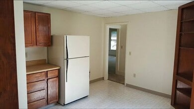 432 Roanoke Blvd, Unit 432 B in Salem, VA - Building Photo - Building Photo