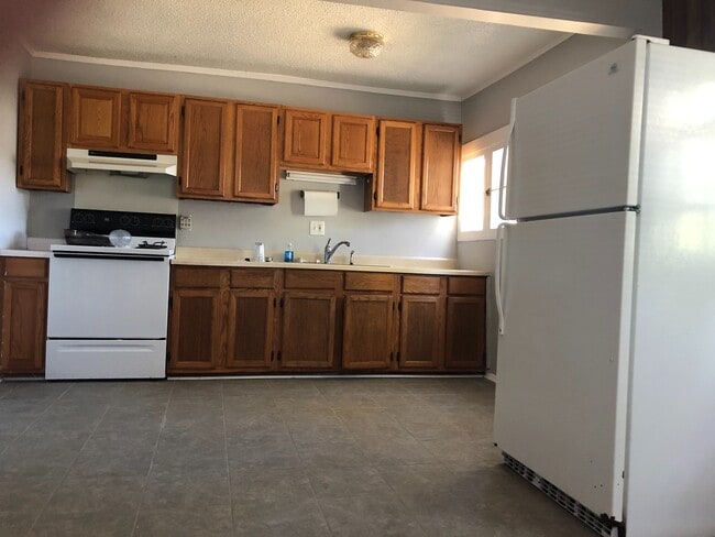 408 W Charlotte Ave in Mount Holly, NC - Building Photo - Building Photo