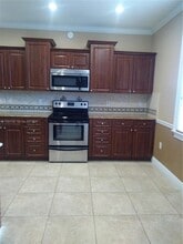 13978 NW 88th Pl in Miami Lakes, FL - Building Photo - Building Photo