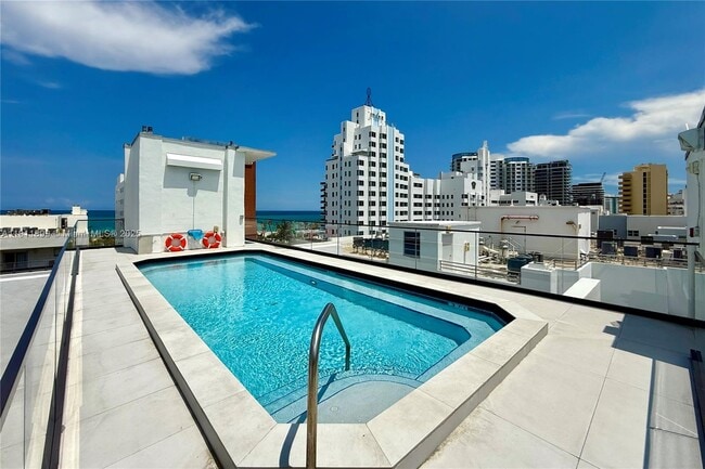 4122 Collins Ave in Miami Beach, FL - Building Photo - Building Photo