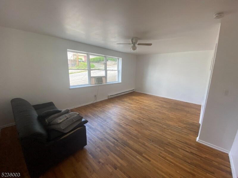 118 Main St in Butler, NJ - Building Photo