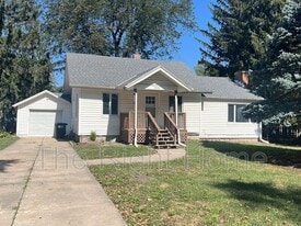 8334 Izard St in Omaha, NE - Building Photo