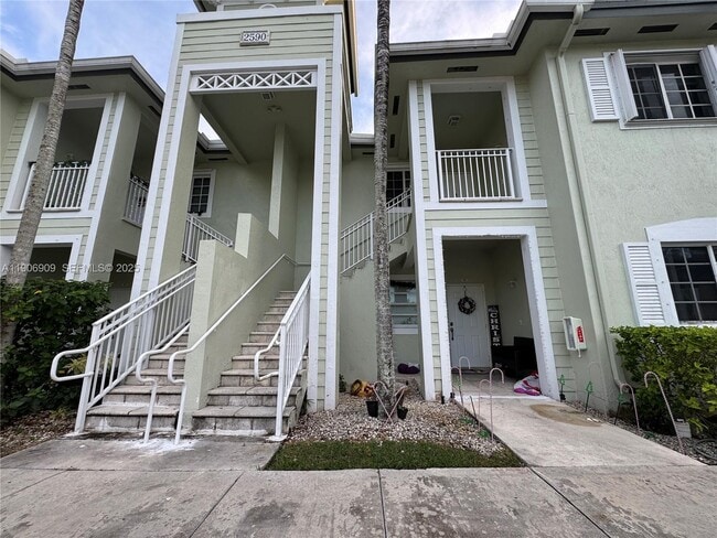 2590 NE 3rd Dr in Homestead, FL - Building Photo - Building Photo