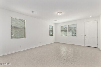 14134 W Hackamore Dr in Surprise, AZ - Foto de edificio - Building Photo