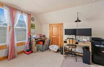 111 21st St in East Moline, IL - Foto de edificio - Building Photo