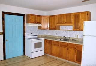 505 NY-208 in New Paltz, NY - Building Photo - Building Photo