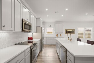 9825 Evening Canopy Dr in Manor, TX - Building Photo - Building Photo
