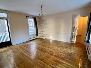 30 Avon St in Somerville, MA - Foto de edificio - Building Photo