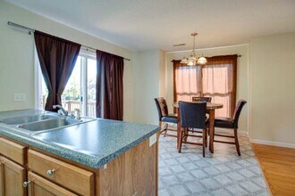 2447 Avalon Wds Dr in Harrisonburg, VA - Building Photo - Building Photo