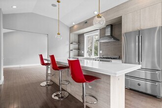 202 Rawson Rd in Brookline, MA - Building Photo - Building Photo