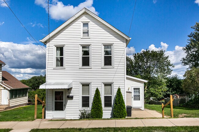 2636 Fulton St in Dubuque, IA - Building Photo - Building Photo