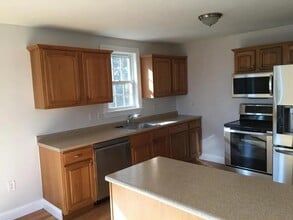 41 Blueberry Hill Rd in Woburn, MA - Building Photo - Building Photo