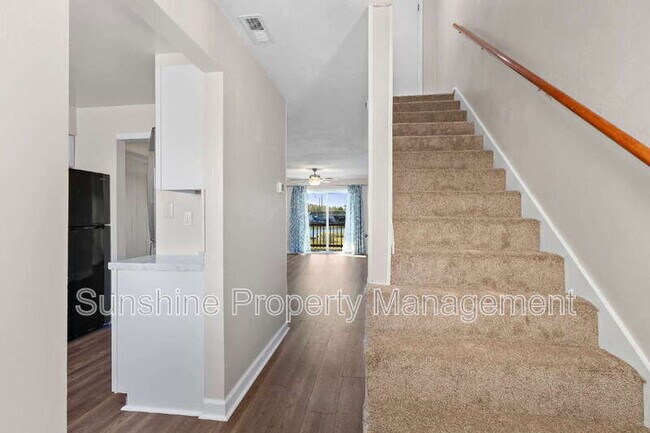 735 W Ocean View Ave in Norfolk, VA - Building Photo - Building Photo