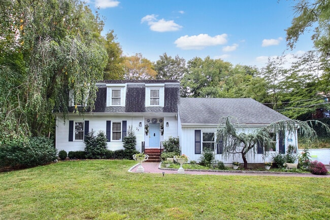 property at 25 Pequot Ave