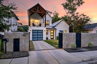 2104 E 2nd St in Austin, TX - Building Photo