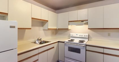 2500 Quadra St in Victoria, BC - Building Photo - Building Photo