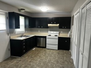301 Emerald Dr in Bristol, VA - Building Photo - Building Photo