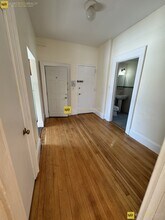 465 Park Dr, Unit 20 in Boston, MA - Foto de edificio - Building Photo