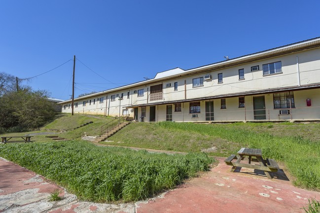 Shelbyville Legacy Apartments in Shelbyville, TN - Building Photo - Building Photo