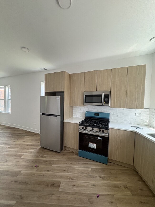 239 W 74th St, Unit 1a