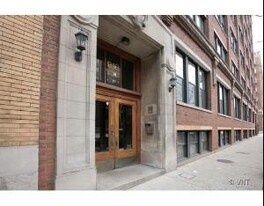 913 W Van Buren St in Chicago, IL - Building Photo