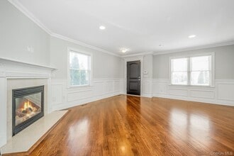 83 Park Ave in Harrison, NY - Building Photo - Building Photo