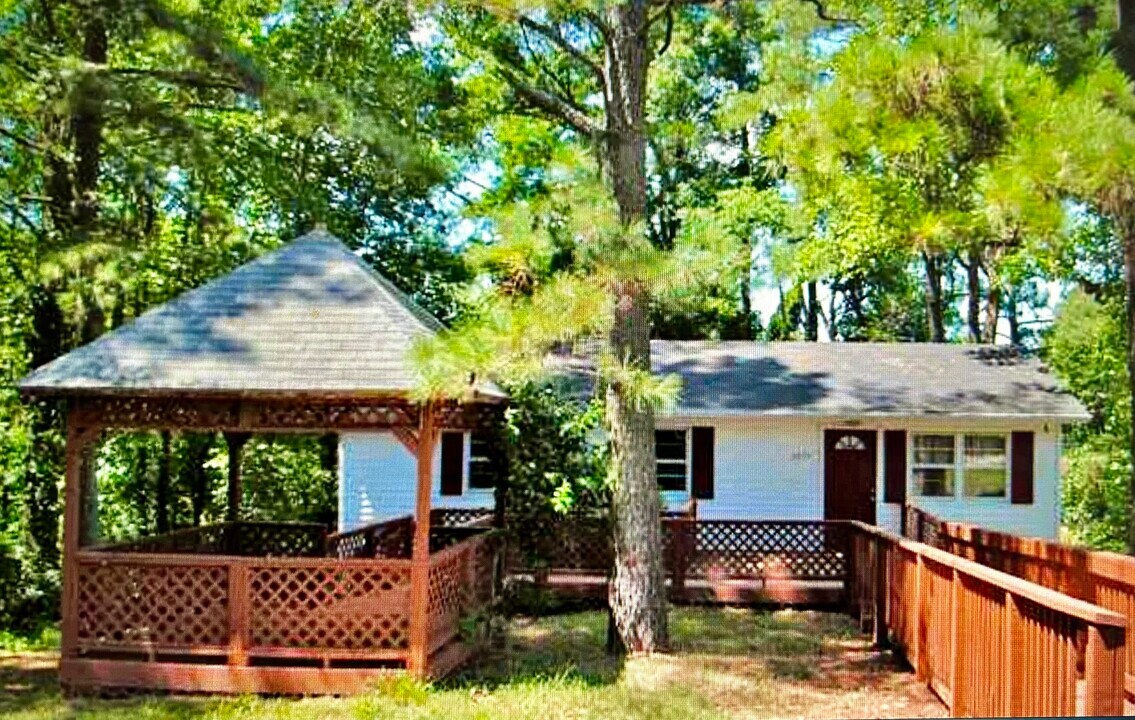 2630 Cherry Cir in Raleigh, NC - Building Photo