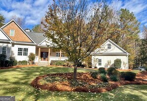 886 Moore Rd in Newnan, GA - Building Photo