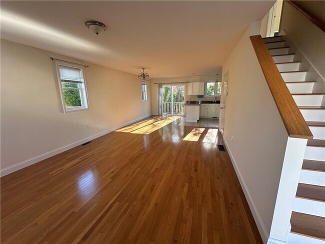 32 Seafare Ln in Portsmouth, RI - Building Photo - Building Photo