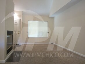 1260 Ravenshoe Way in Chico, CA - Building Photo - Building Photo