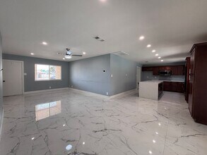 4422 E Bennett Dr in Las Vegas, NV - Building Photo - Building Photo