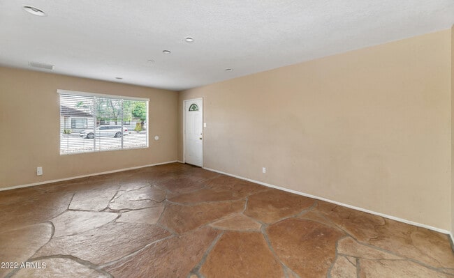 439 E Malibu Dr in Tempe, AZ - Foto de edificio - Building Photo