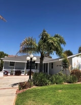 413 W Acacia Ave in El Segundo, CA - Building Photo