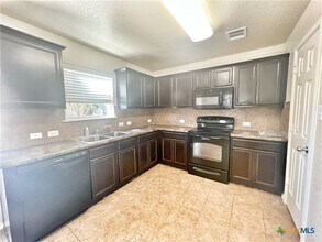 655 Tom Kemp Dr in New Braunfels, TX - Building Photo - Building Photo