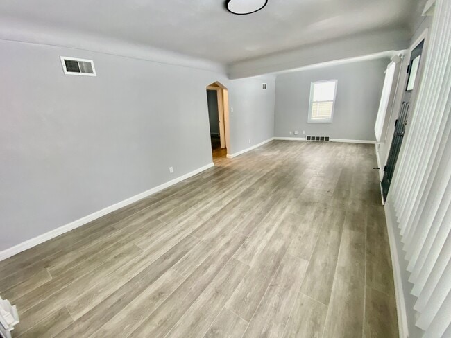 2429 Mary Ave in Jennings, MO - Building Photo - Building Photo