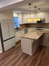 6035 Riverside Dr in Atlanta, GA - Building Photo - Building Photo