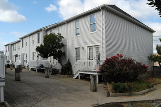 Victorian Court Townhomes in Atlantic City, NJ - Foto de edificio - Building Photo