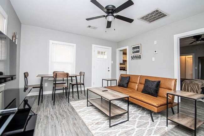 6508 Perryville Rd in Little Rock, AR - Foto de edificio - Building Photo