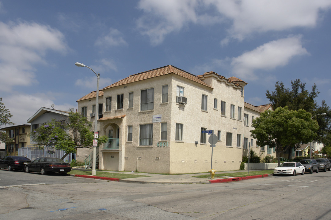 5901 Gregory Ave in Los Angeles, CA - Building Photo