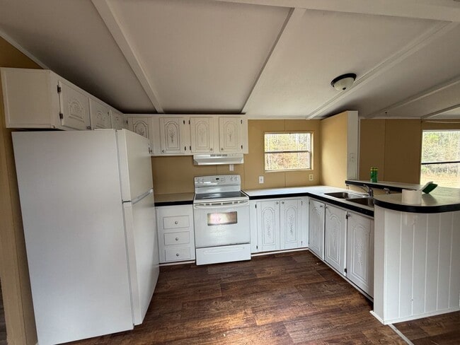 770 US-90 in Holt, FL - Building Photo - Building Photo